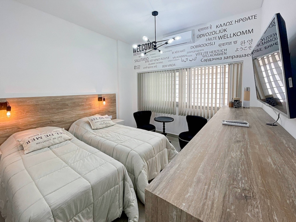 Ayres Suites Moreno