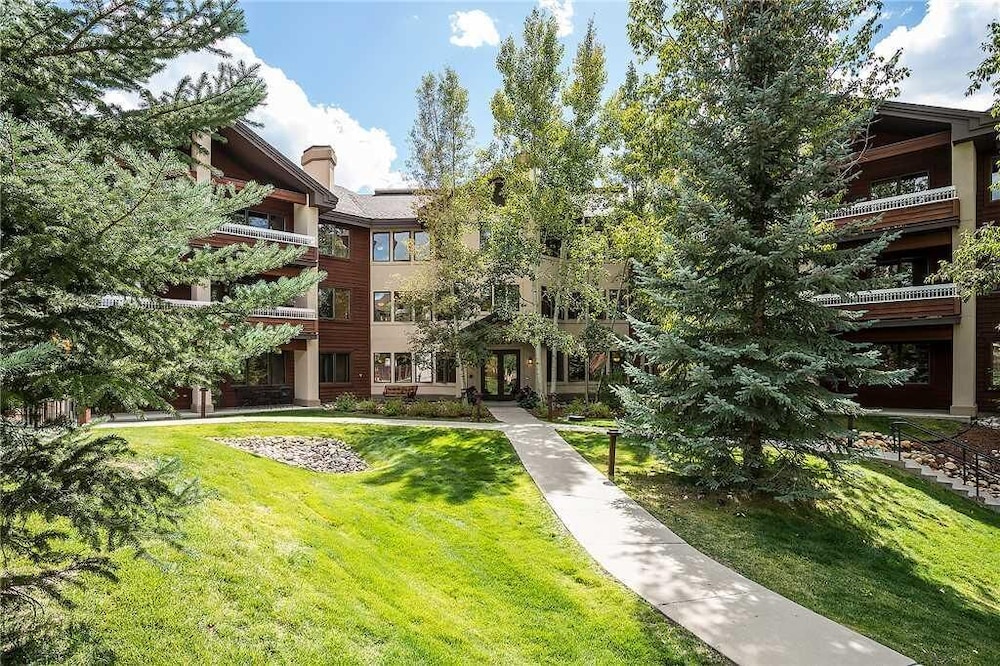 3306 Champagne Lodge, Trappeur's Crossing Apartment 2