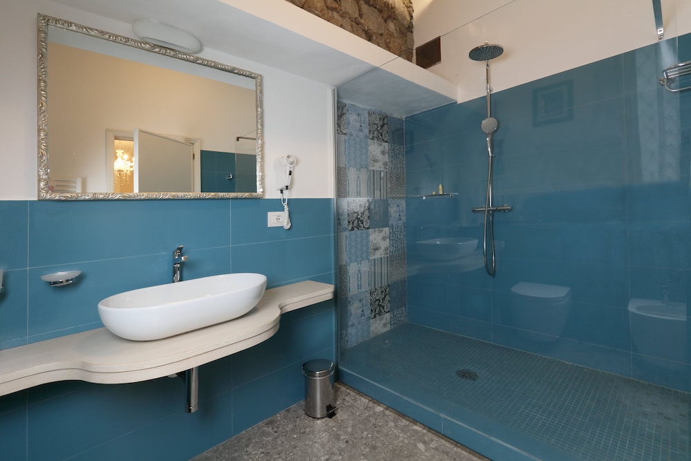 Porta Di Mezzo Luxury suites and rooms