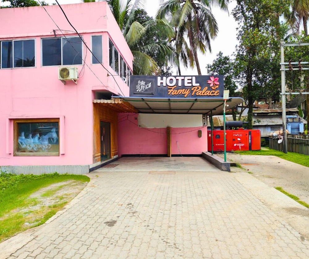 Hotel Famy Palace