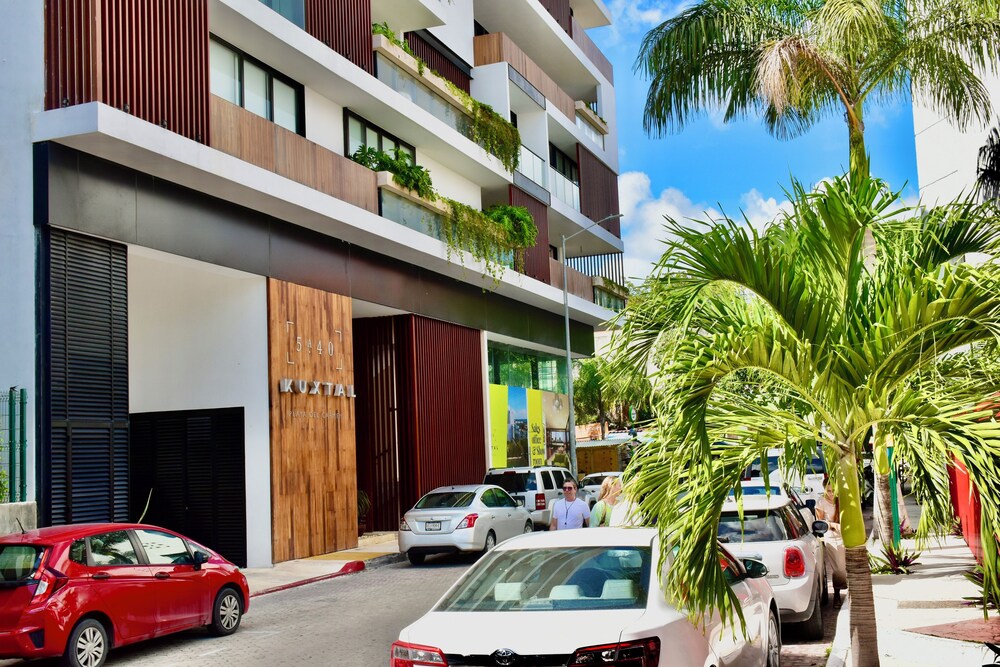 Kuxtal 3 Bedroom Downtown Apartment view 3