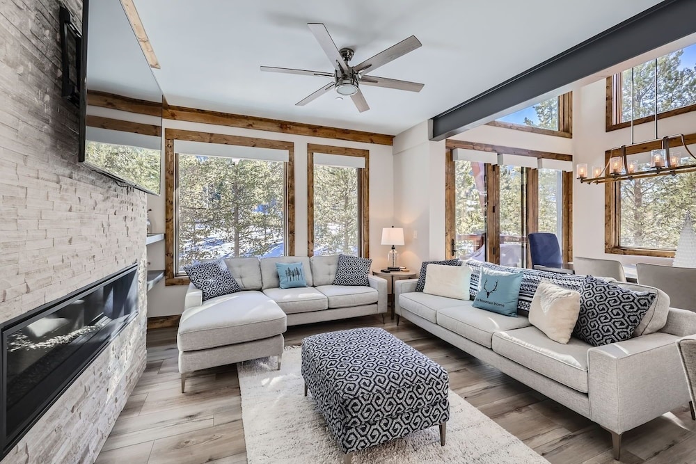 1890 The Seasons 3 Bedroom Townhouse