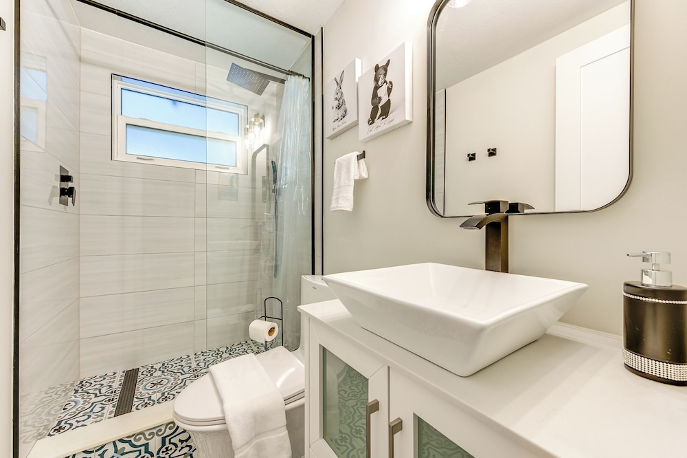 Holiday Oasis w/ Heated Pool: Near Gulf Beaches!