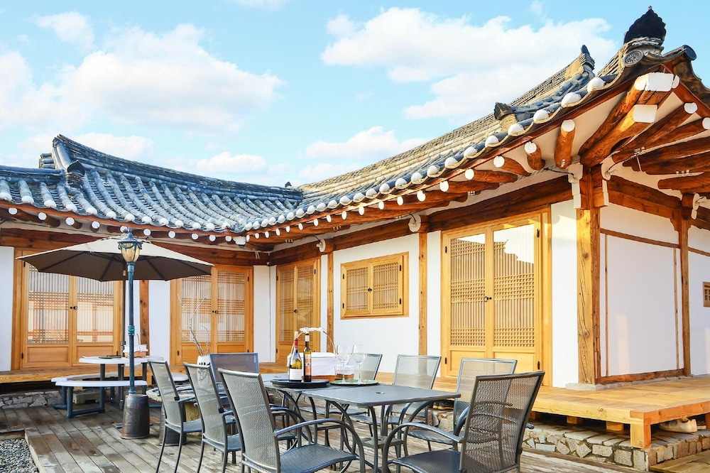 Gyeongju Hanokstay Hangbokhanzip view 5