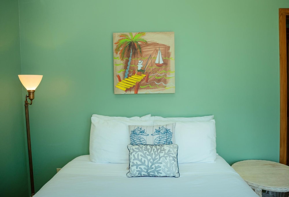 Large Oceanfront Villa With Pool Close to Village