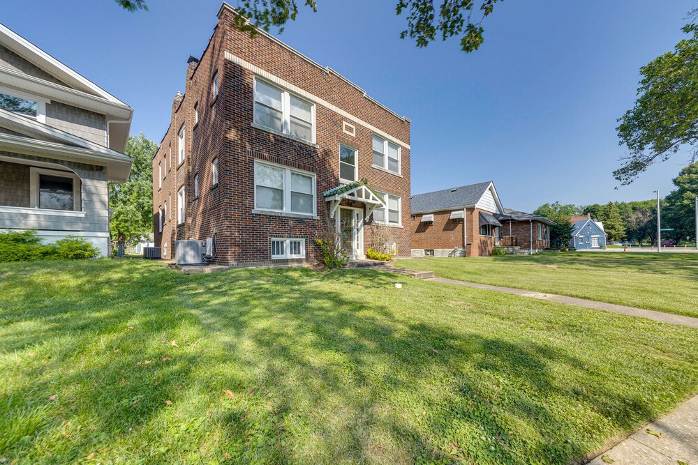 St Louis Vacations - Inviting St Louis Apartment - Great Location! - Property Image 3