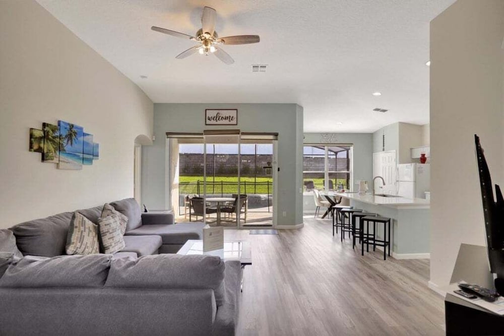 Luxury Windsor Palms Villa W/ Pool Near Disney! 4 Bedroom Villa