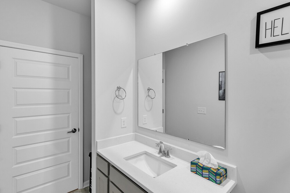 Modern Nest - Huntsville Hideaway 3 Bedroom Home