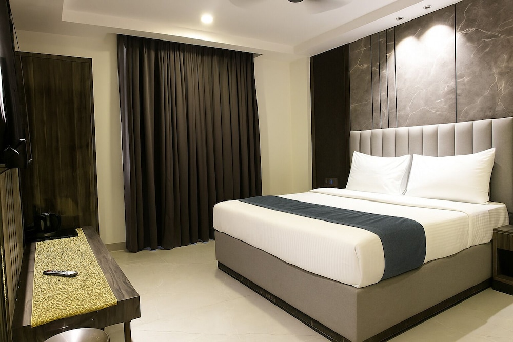 Hotel Mountain Bliss new delhi