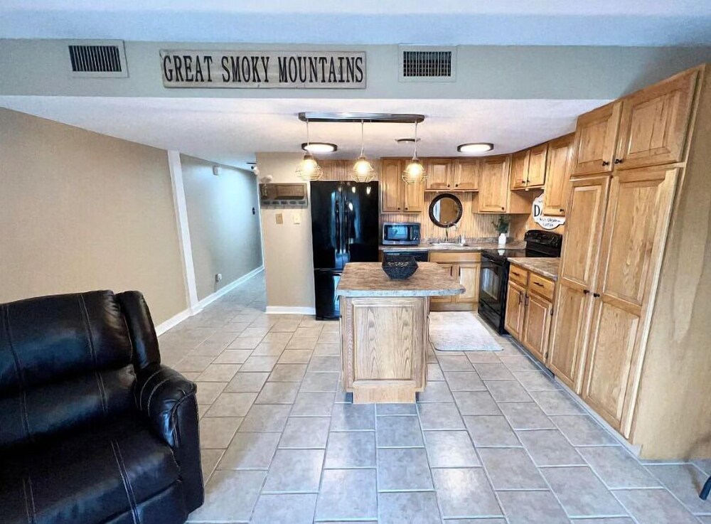 Wakin Bear Cabin 1 Bedroom Condo by Redawning view 4