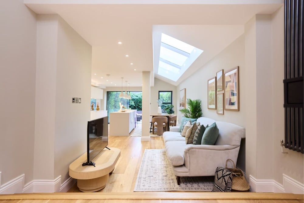 The Latimer Wonder - Stunning 5bdr House With Garden
