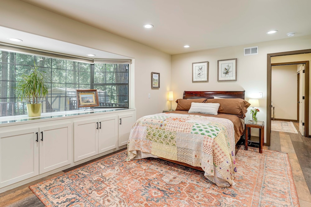 Private Lake Access: Pet-friendly Home in Arnold!
