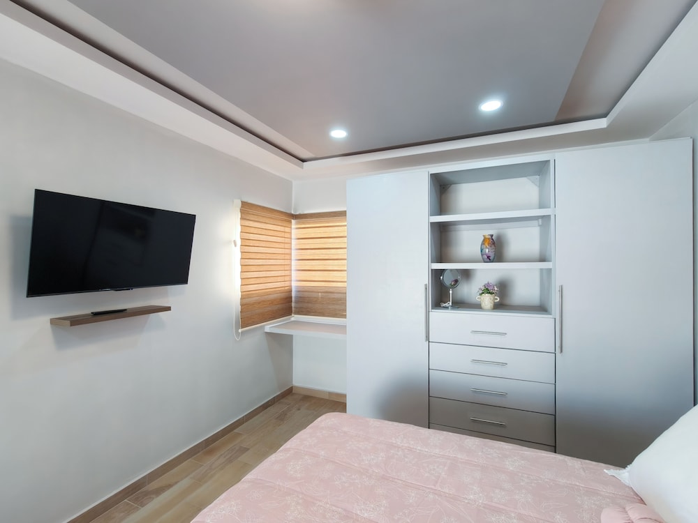 San Carlos Apartment