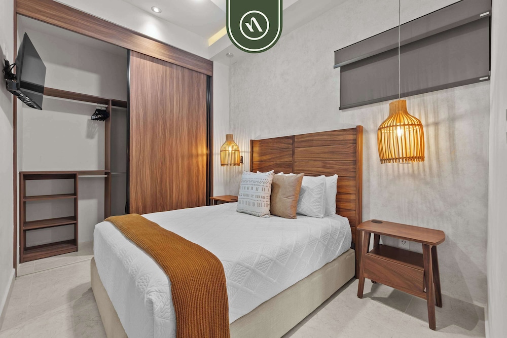 Luxury 2 BR - Downtown - Pool - Sunset in Terrace