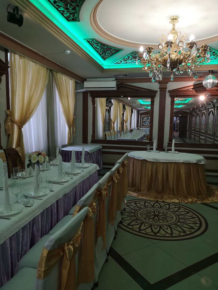 Park Hotel May