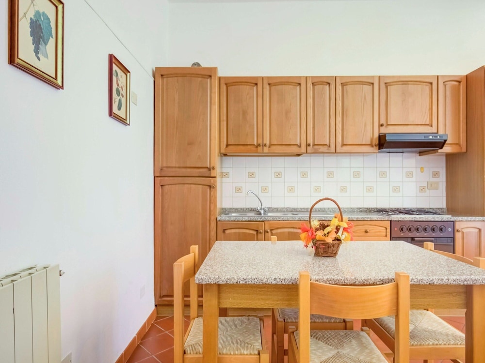 Apartment With Swimming Pool