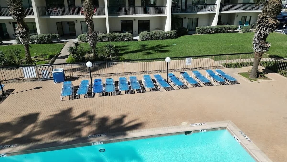 Saida Beachfront Luxe Condo Two Heated Pools 2 Bedroom Condo
