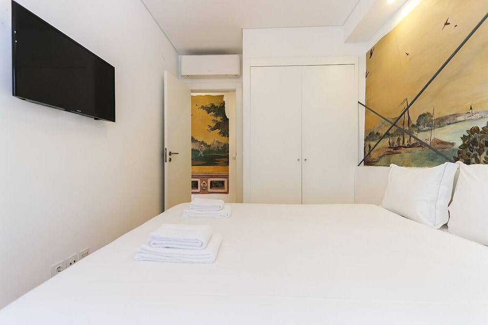 JOIVY Splendid 1-bed Apt, moments from subway & Av. da Liberdade view 5