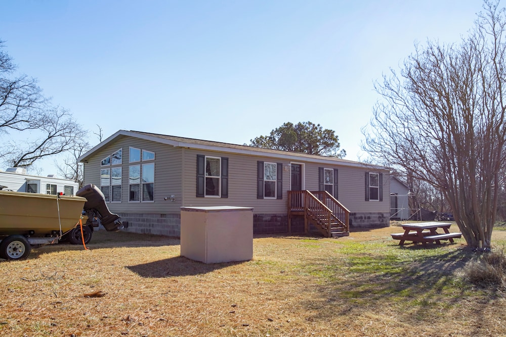 1 Mi to Boat Ramp: Peaceful Deal Island Home!