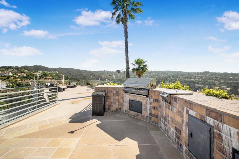 Villa Clarinda - Architect-designed Dream Estate With Theater & Outdoor Oasis