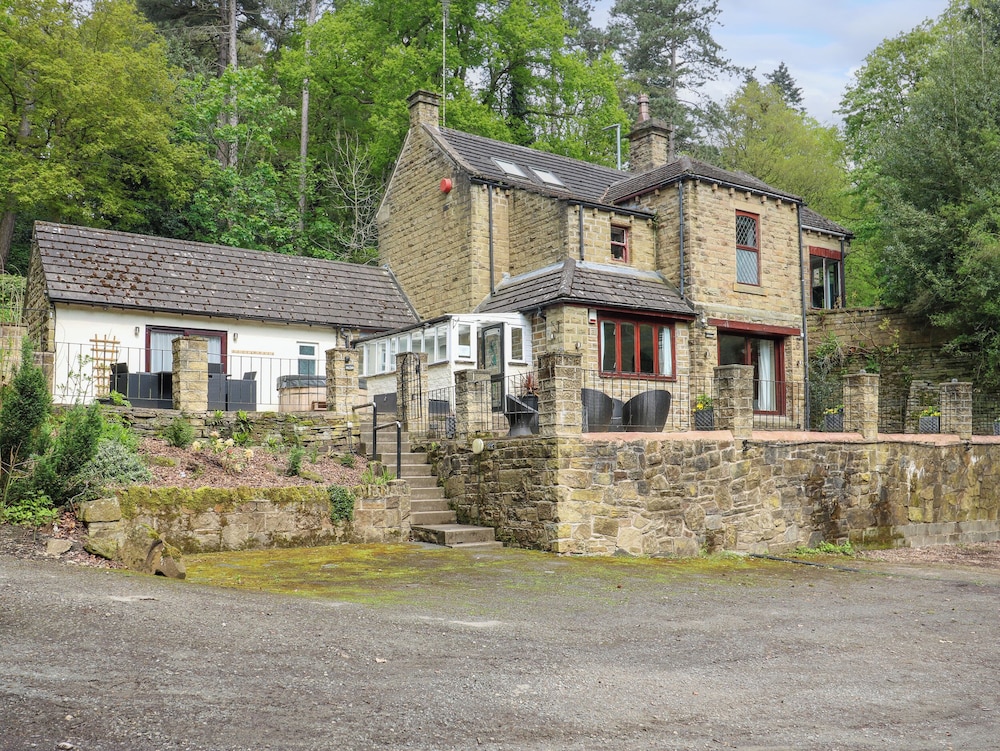 Highwood Lodge