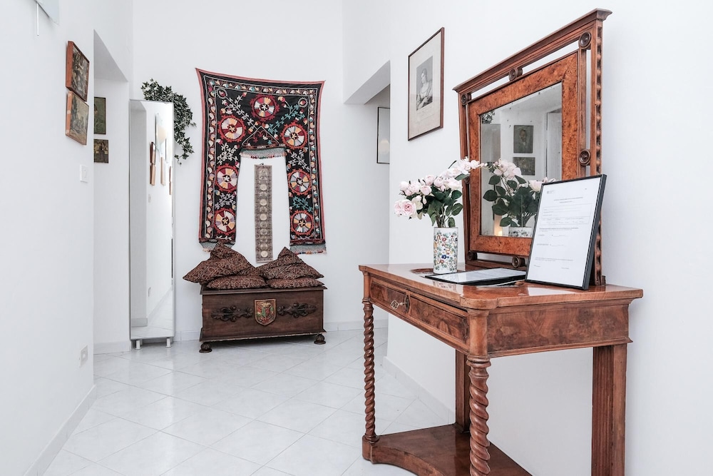 Domus Linda in Roma With 1 Bedrooms and 1 Bathrooms