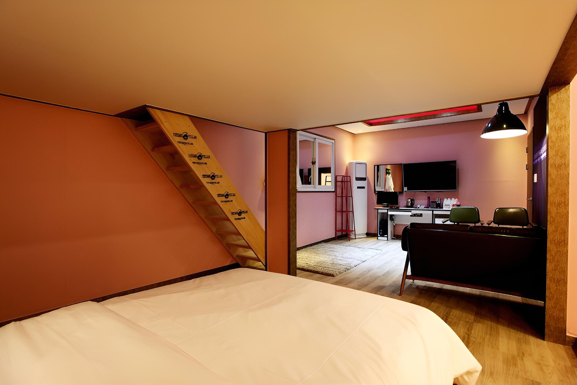 Anshan Pinocchio view 3