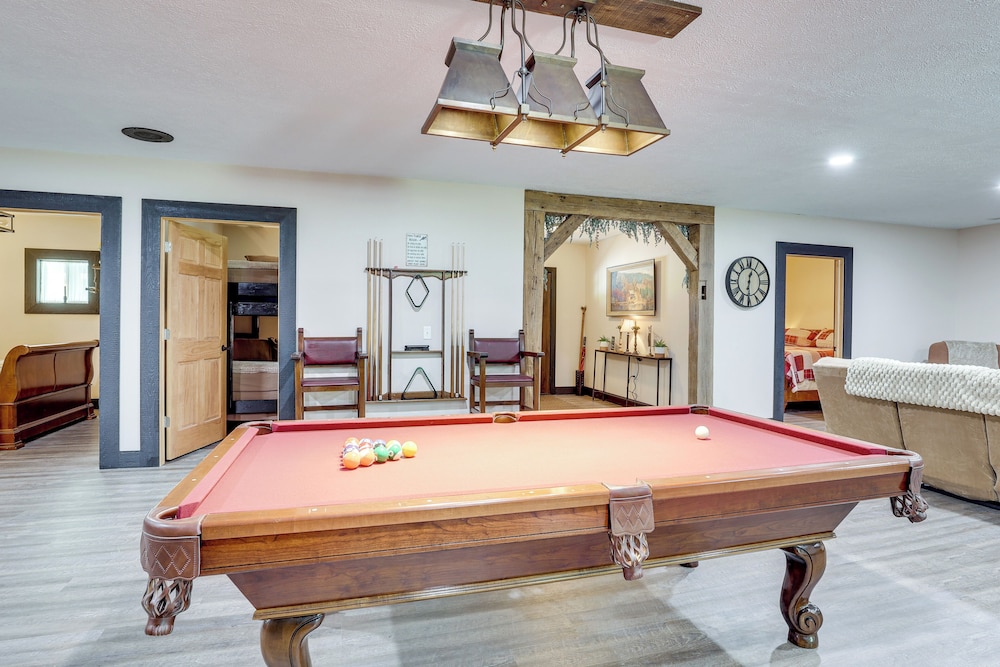 6 Mi to Main Street: Dog-friendly Home in Dover!