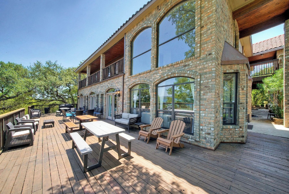 Upstay -10 Waterfront Mansion with Jetty