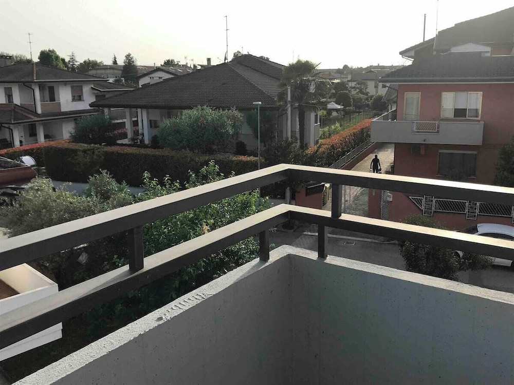 Emilio's House Located in a Quite and Residential Area
