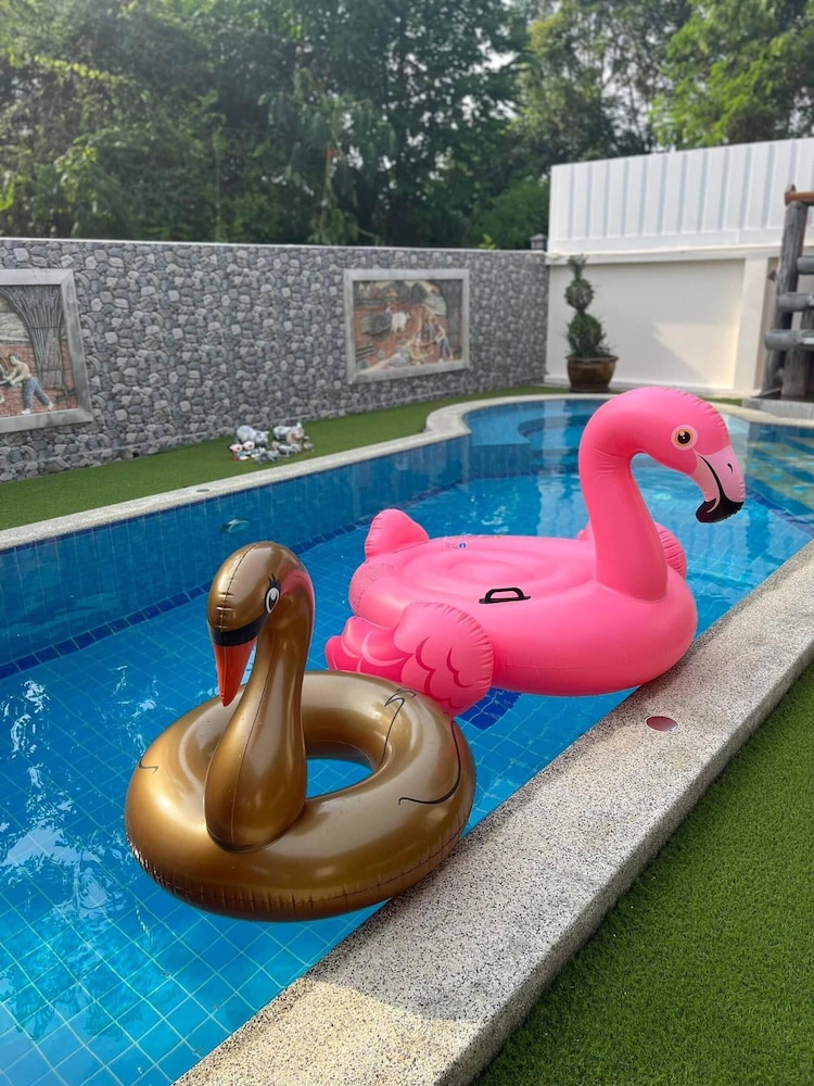 The Natphop Pool Villa Meeting Pool Villa