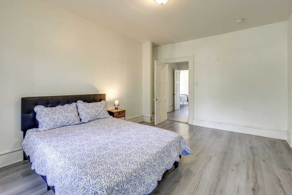 8 Mi to Keuka Lake: Walkable Apartment in Bath