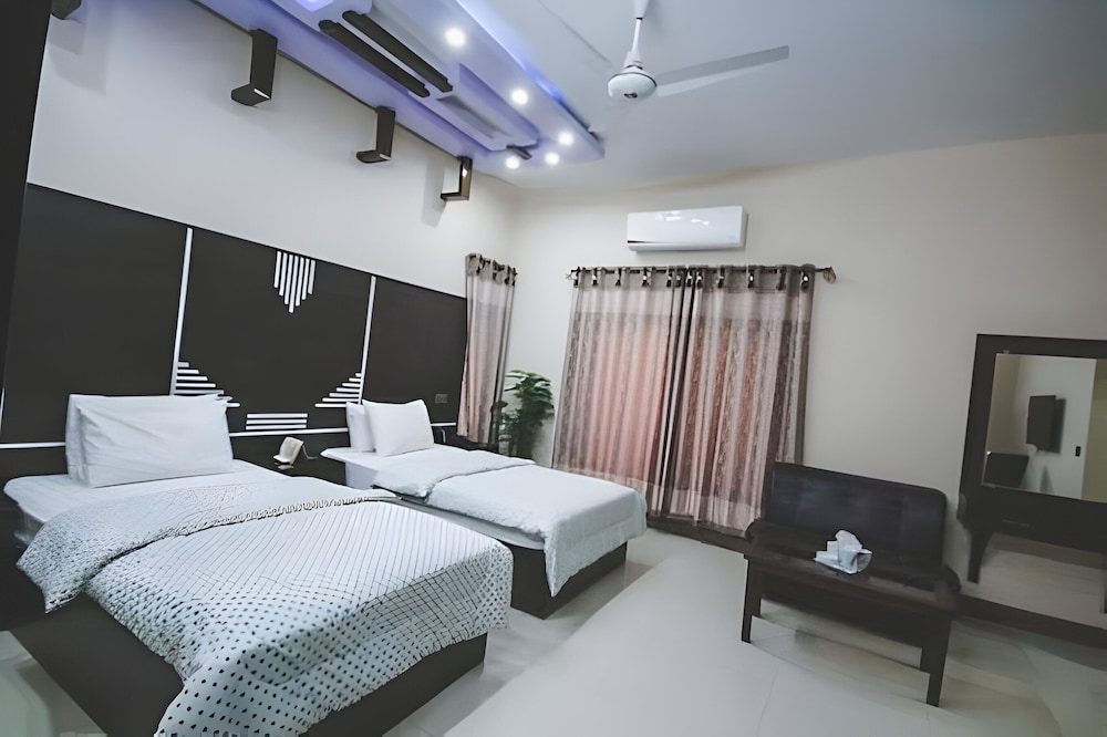 Regalia Inn Hotel