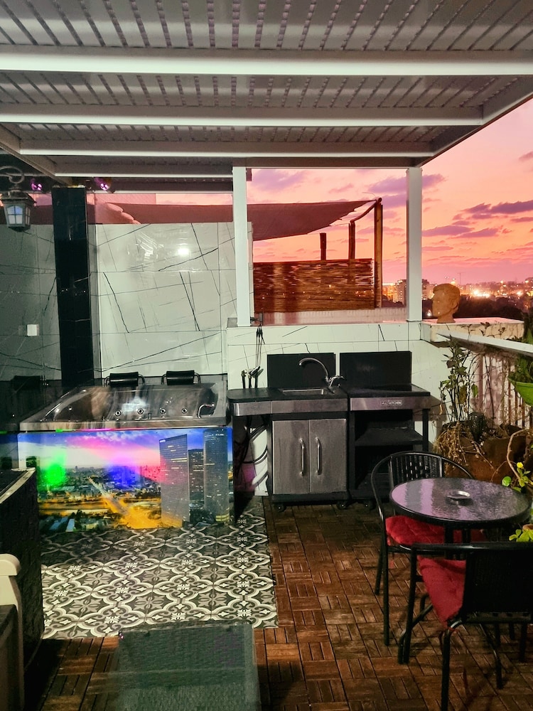 Avi's place
