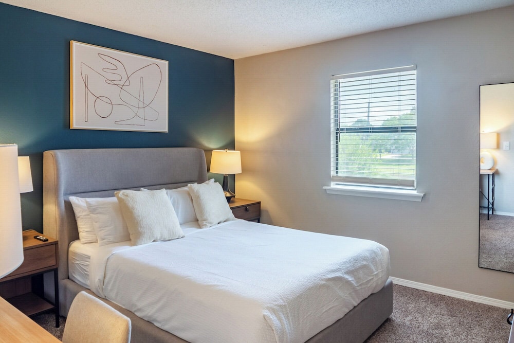 Landing at Echo Trail Apartments - 1 Bedroom In..