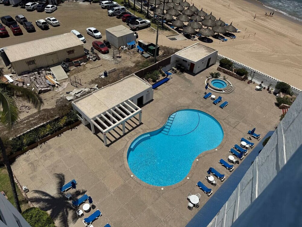 Yatch Apartments