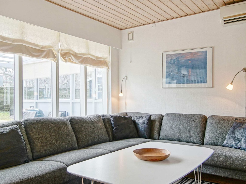 Cozy Holiday Home in NexÃ¸ near Beach of Balka view 3