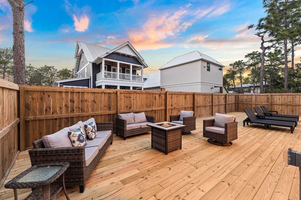 Sleeps 34! 2 Homes, Private Pools, Firepit, Golf Cart, Walk to Beach Seagrove San Juan by Avantstay