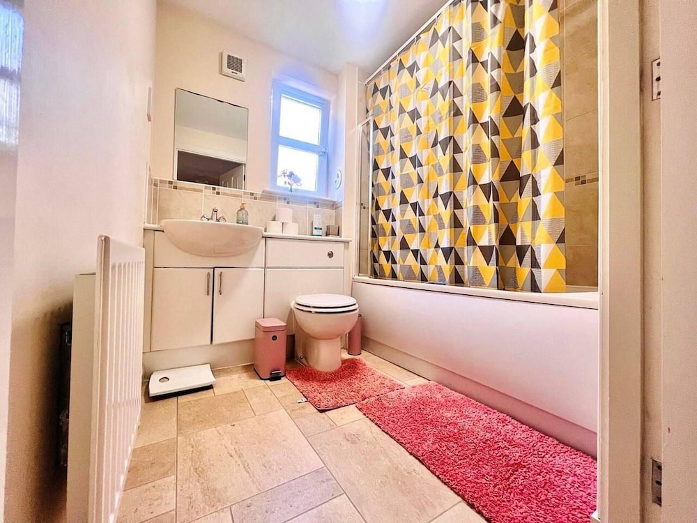 Lovely 2-bed Apartment in Aberdeen view 2