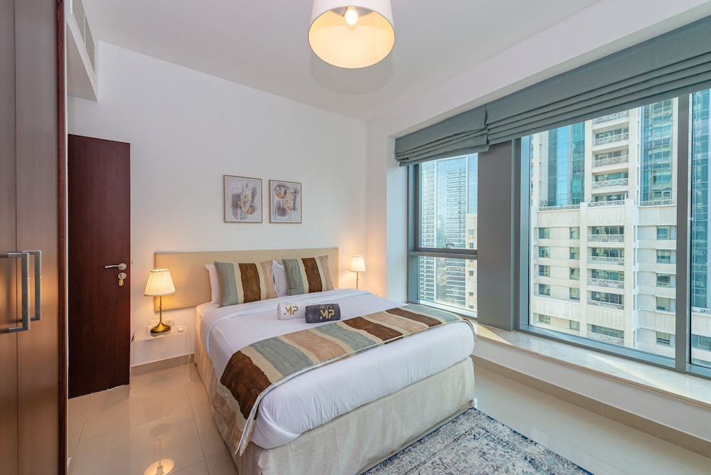 Marco Polo - 2 BR with Burj Khalifa View - 5 min to Dubai Mall