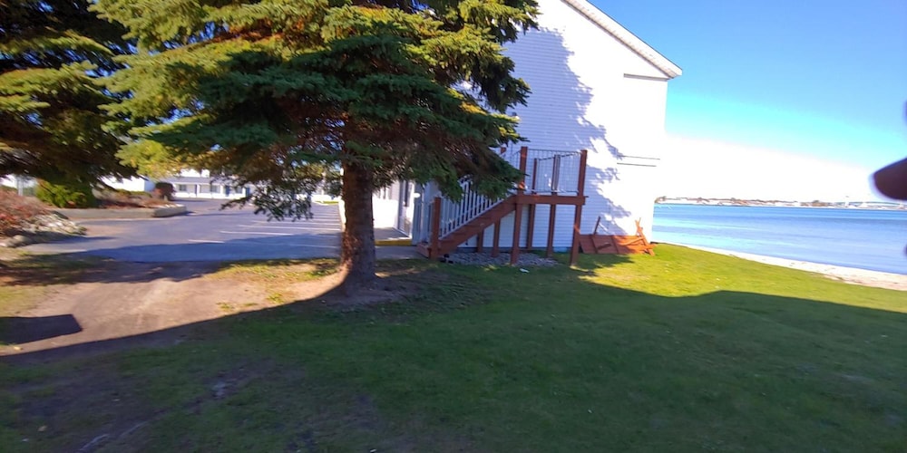 Sunrise Beach Motel