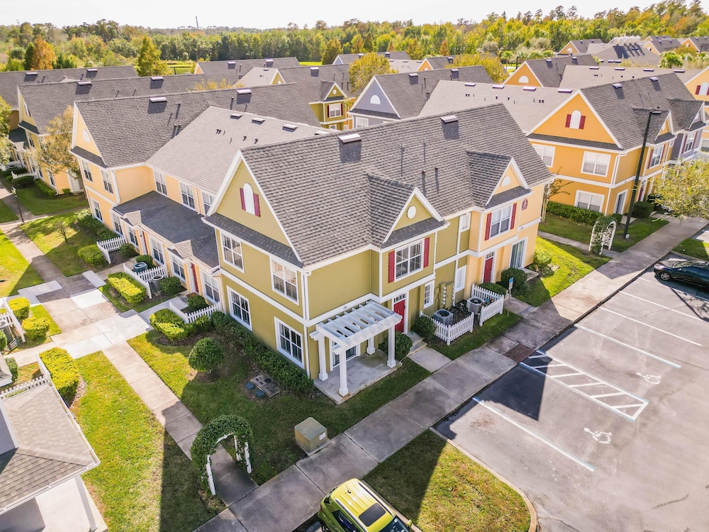 4562 YR - Amazing 4 Bed Private Getaway