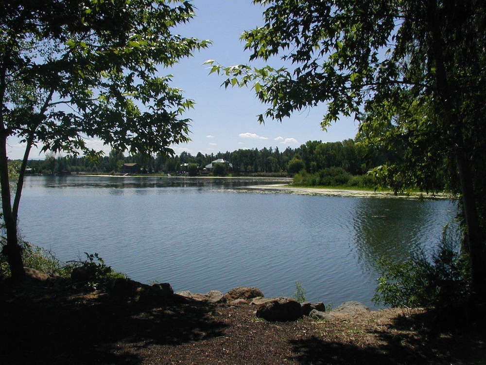 Lazy Oaks Resort