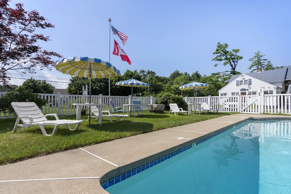 The Beaches Guest Rooms and Cottages