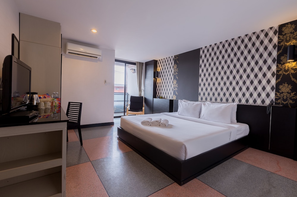 Pentahug Hotel
