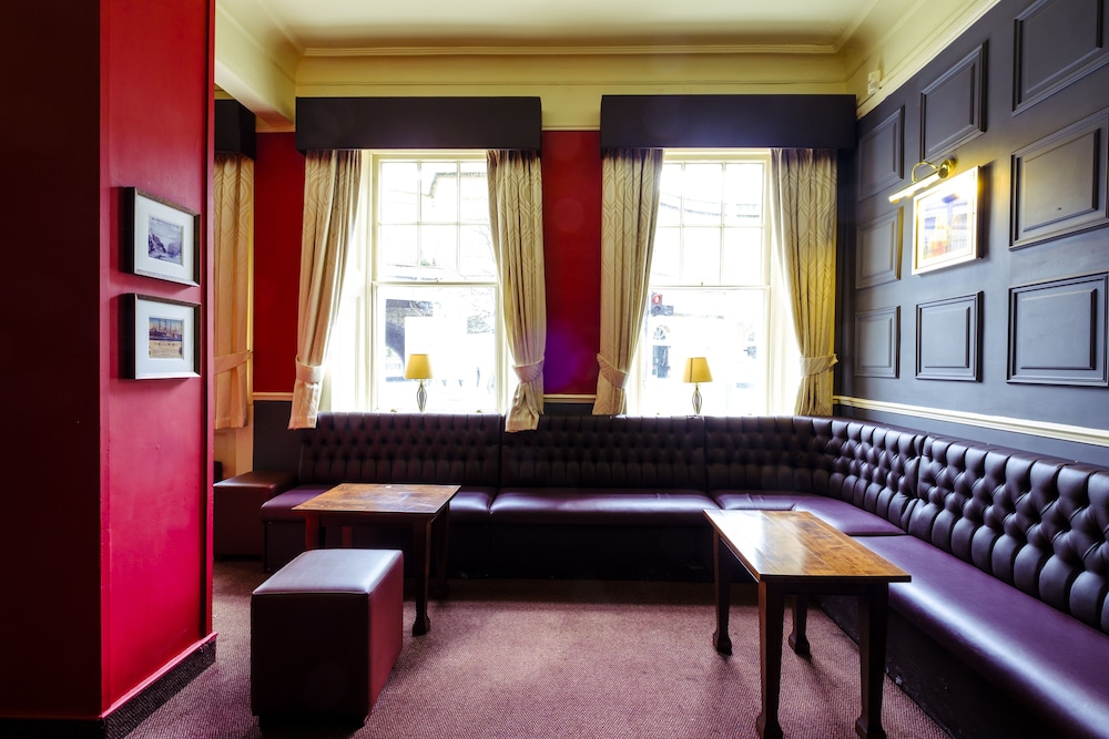 Royal Hotel 63