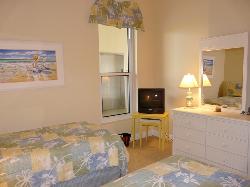 Spacious Condo With sky Views and Steps to South Beach view 3