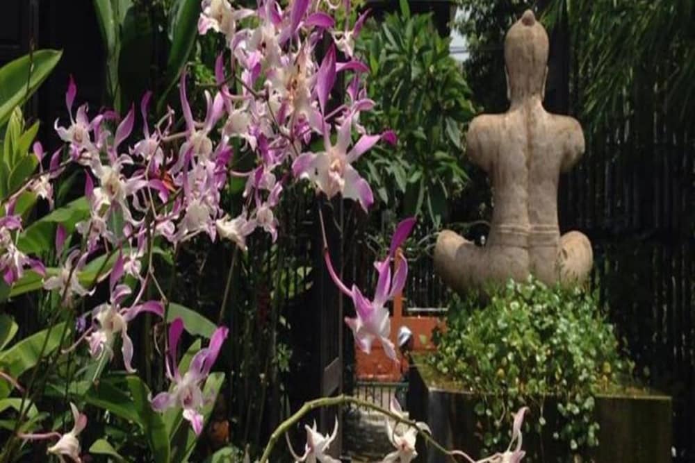 Artist Place Trat