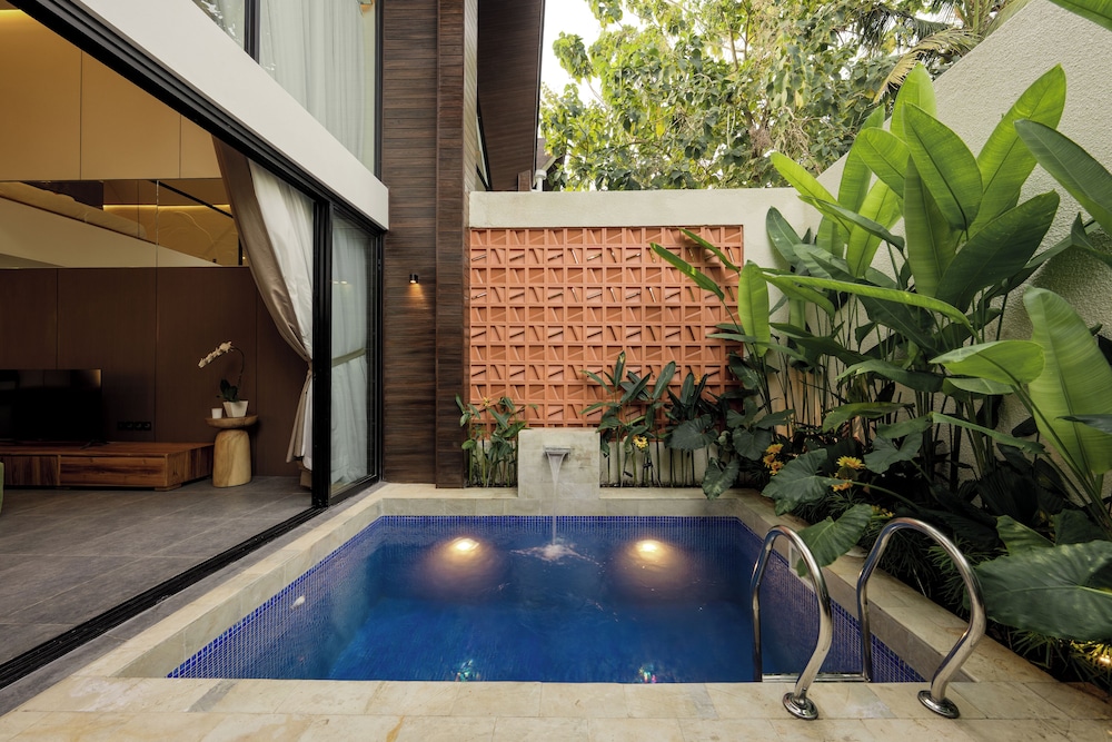 Moon Rock Villas