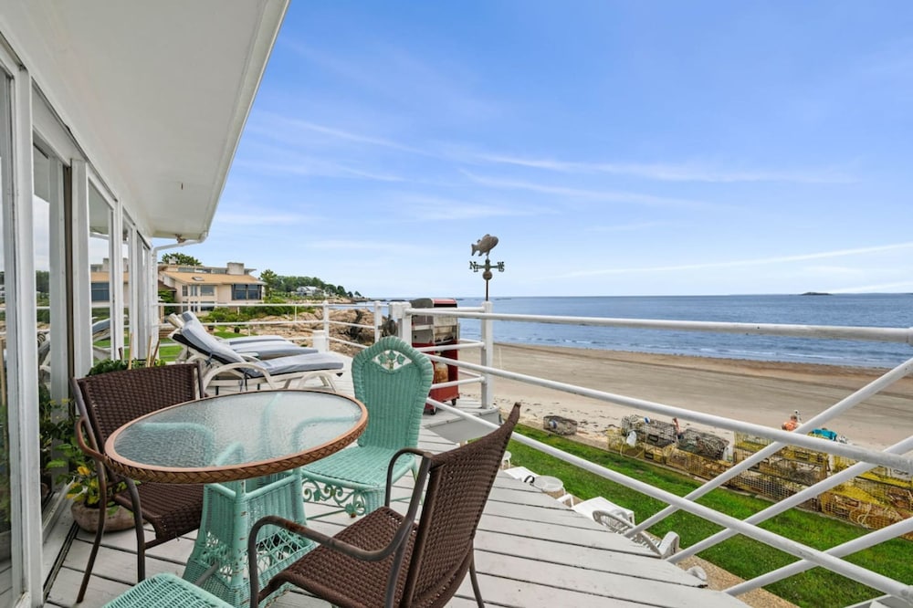 Coastal Charm Lobster Ch Teau